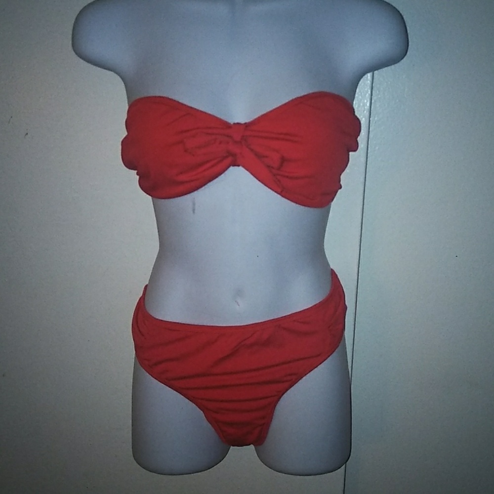 New pretty bathing suit - Picture 3 of 6